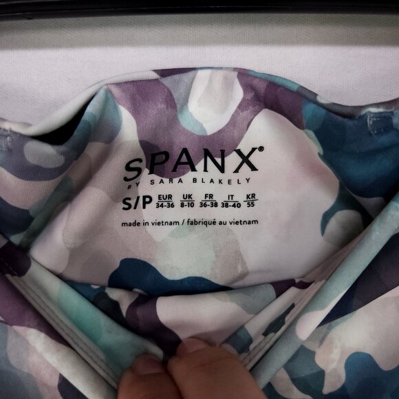 Spanx Legging Womens Small  7/8 Booty Boost Painted Camo Pink Active Yoga Pants - Picture 8 of 16